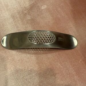 Joseph Joseph Garlic Crusher Rocker Press Silver Stainless Steel Culinary EUC